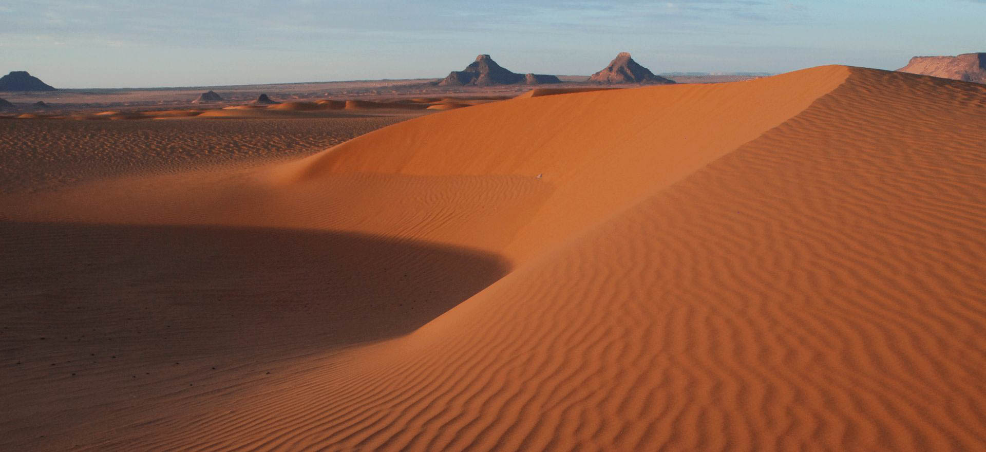 Sand dune in the Mourdi Depression - Chad tours