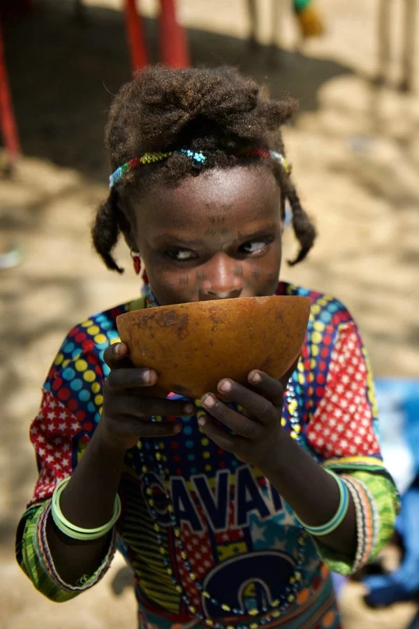 Chad Gerewol Girl Drinks Cow Milk - Chad tours