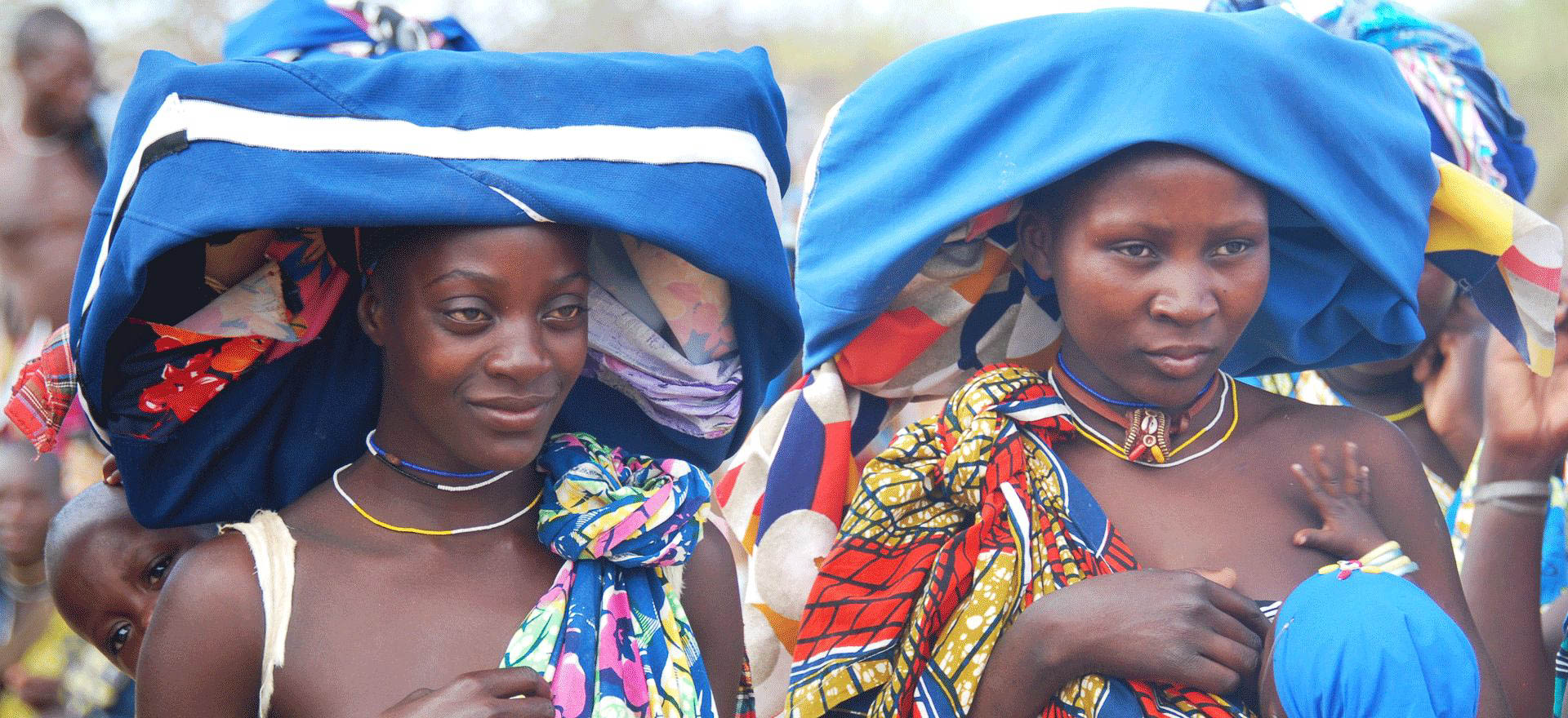 Mucabal women in southern Angola - Angola holidays and tours