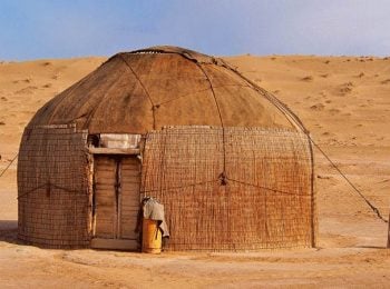 Nomad house in the desert - Turkmenistan tour
