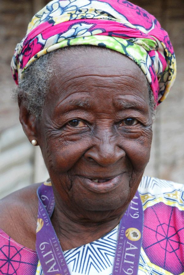 Old woman near Mimongo - Gabon holidays