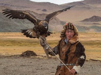 Traditional eagle hunter - Mongolia tours
