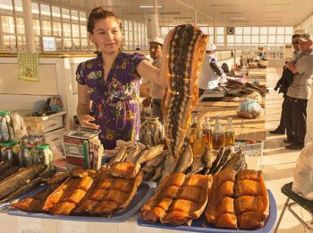 Market scene in Ashgabat - Turkmenistan tour