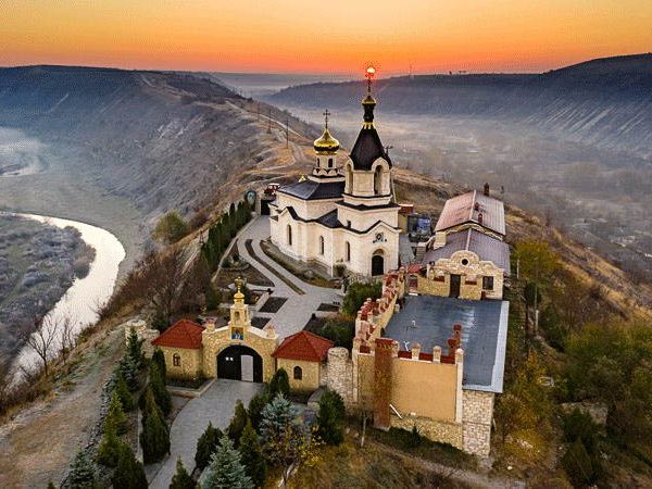 Moldova Holidays and Tours