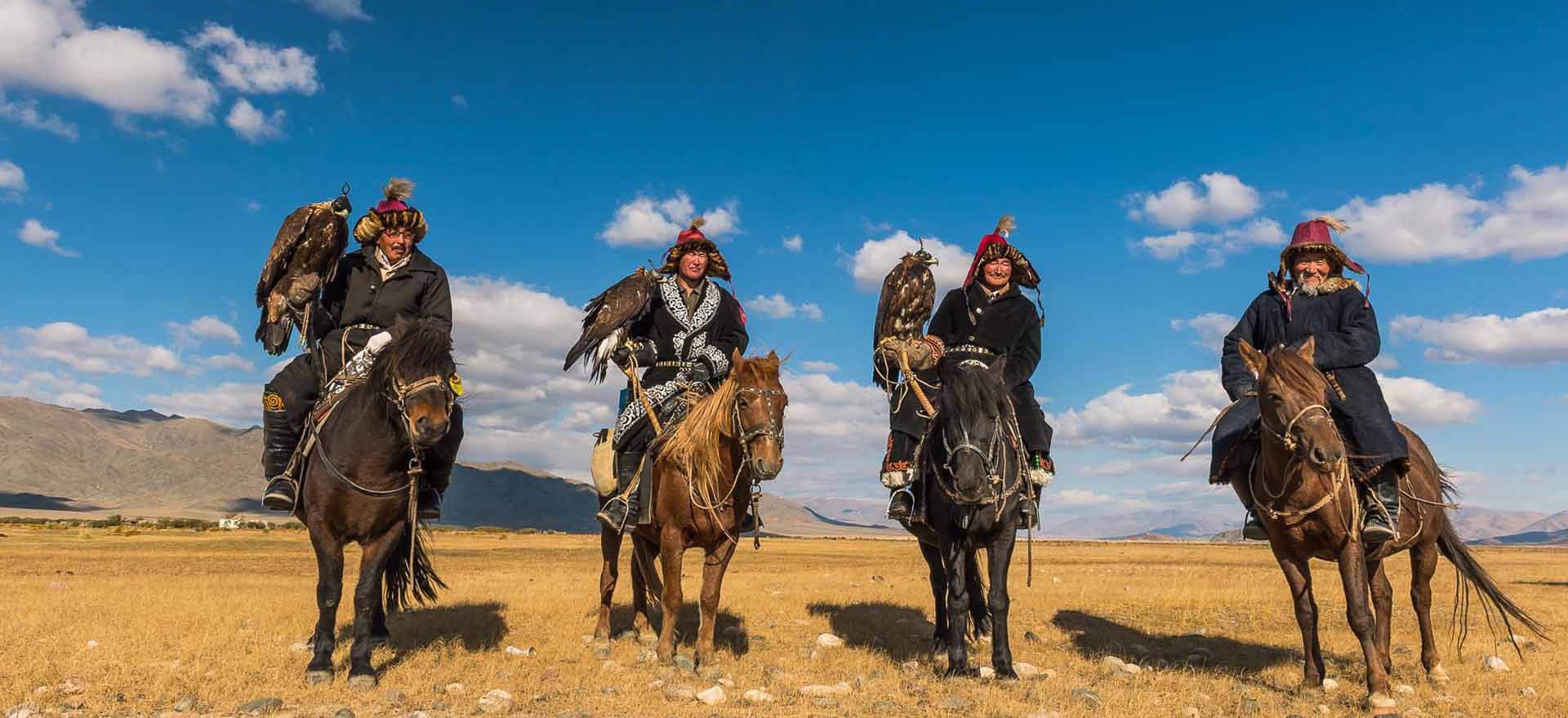 Eagle hunters in western Mongolia - Mongolia Holidays and Tours