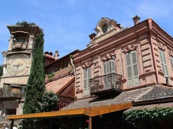 Elegant pre-revolution architecture in Tbilisi - Georgia holidays and Tours