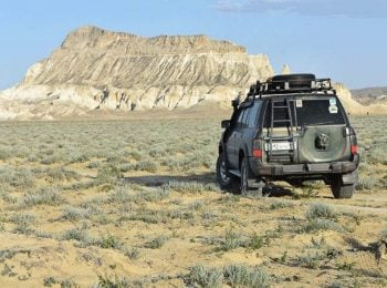 Four wheel drive vehicle in the Mangistau desert - Kazakhstan Holidays and Tours