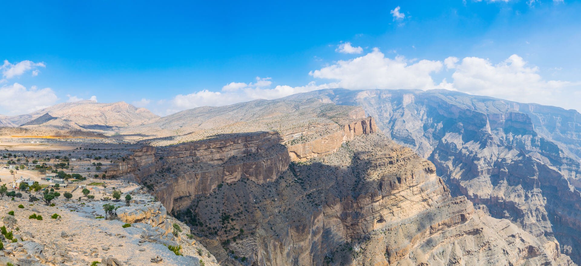 Mountain scenery in the Jebel Akhdar range - Oman Holidays and Tours