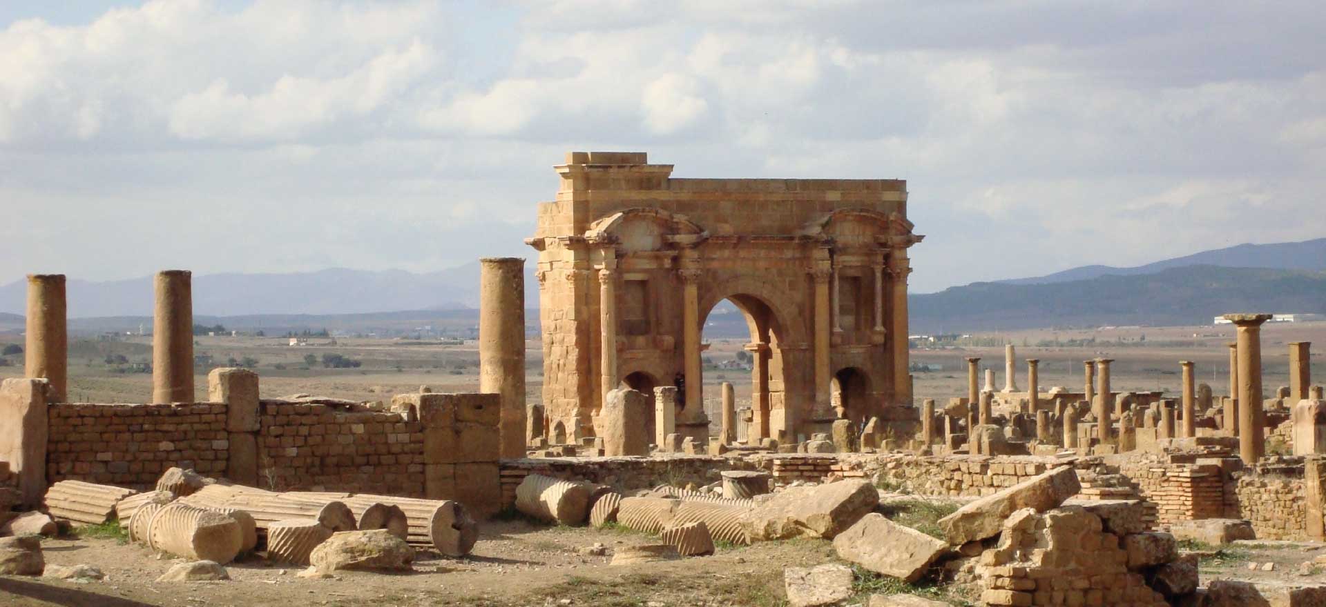 Timgad - Roman-Berber city in the Aurès Mountains - Algeria holidays and tours