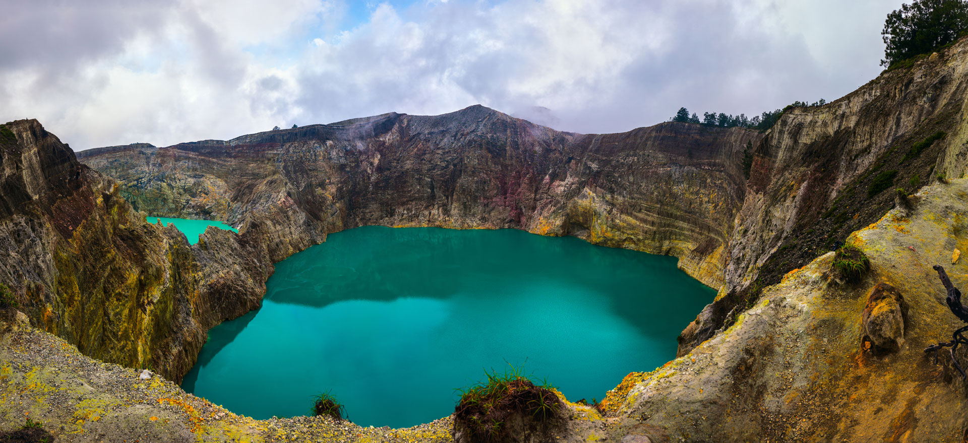 Mountain lake - Indonesia Holidays and Tours