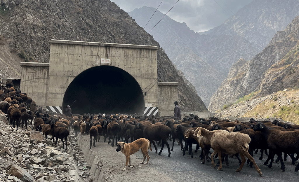 Tajikistan tour - Anzob tunnel 