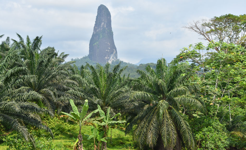 São Tomé & Principe Guide, Pico Cão Grande