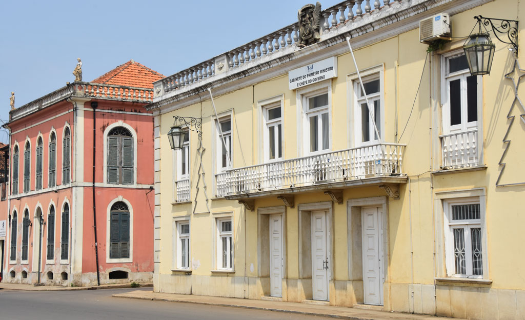 Sao Tomé & Principe Guide, Sao Tomé town, pastel coloured street