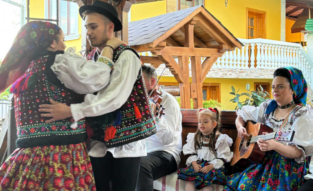 Traditional Romanian culture